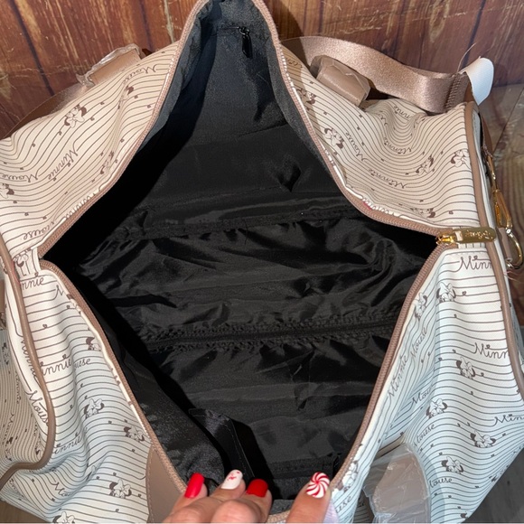 Disney Minnie Mouse Rolling Duffel Bag Women Travel Tote Carry-On - Picture 12 of 14